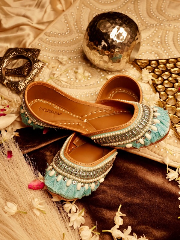 Stylish Bridal Touch With Bridal Juttis By Gulbhahar